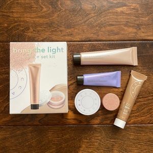 NIB Becca Cosmetics Bring the Light Backlight Priming Filter Primer & Powder Kit